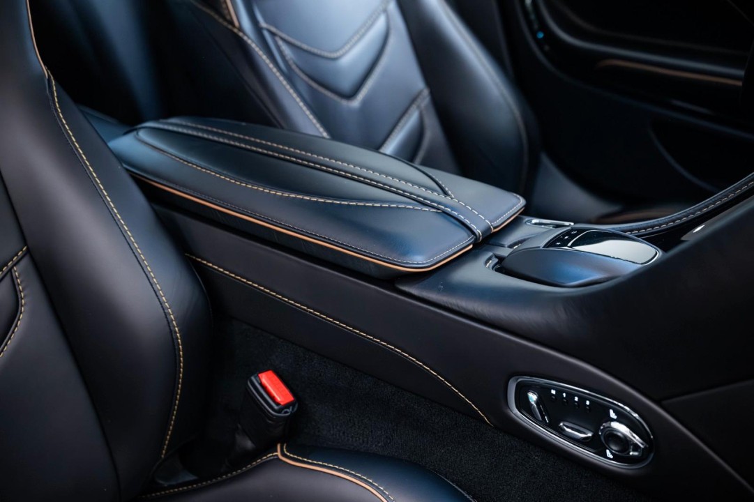 Aston Martin DBS Superleggera - foto 12