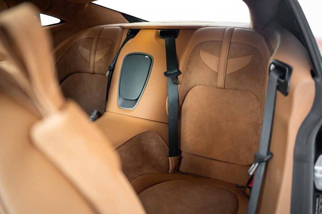 Aston Martin DBS - foto 17