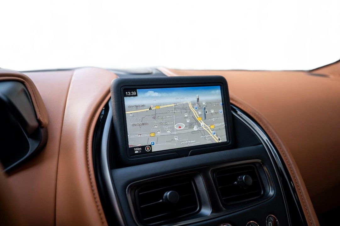 Aston Martin DBS - foto 26