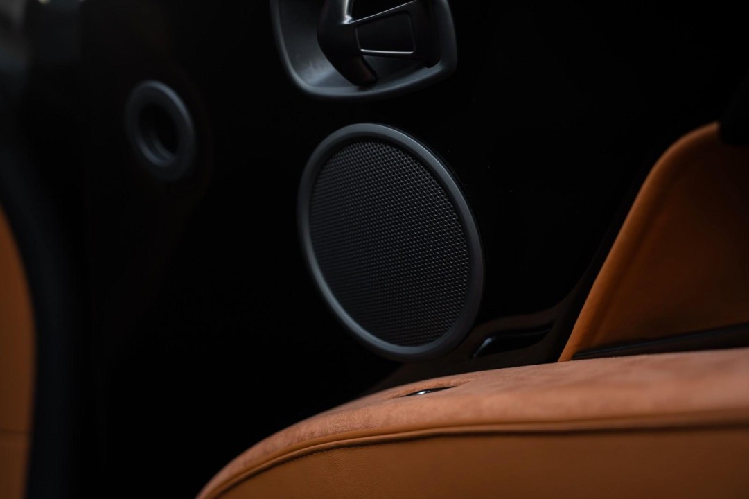 Aston Martin DBS - foto 27