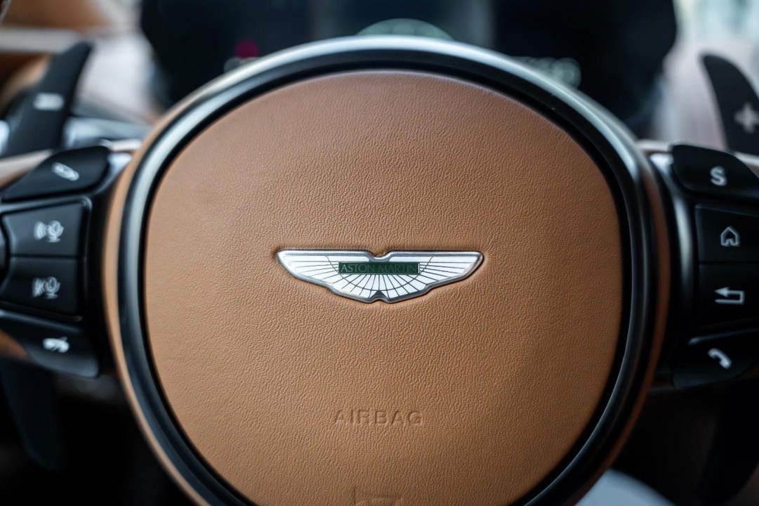 Aston Martin DBS - foto 24