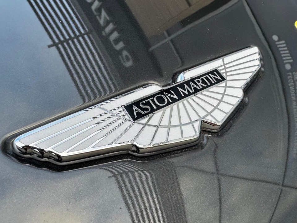 Aston Martin DBS - foto 13