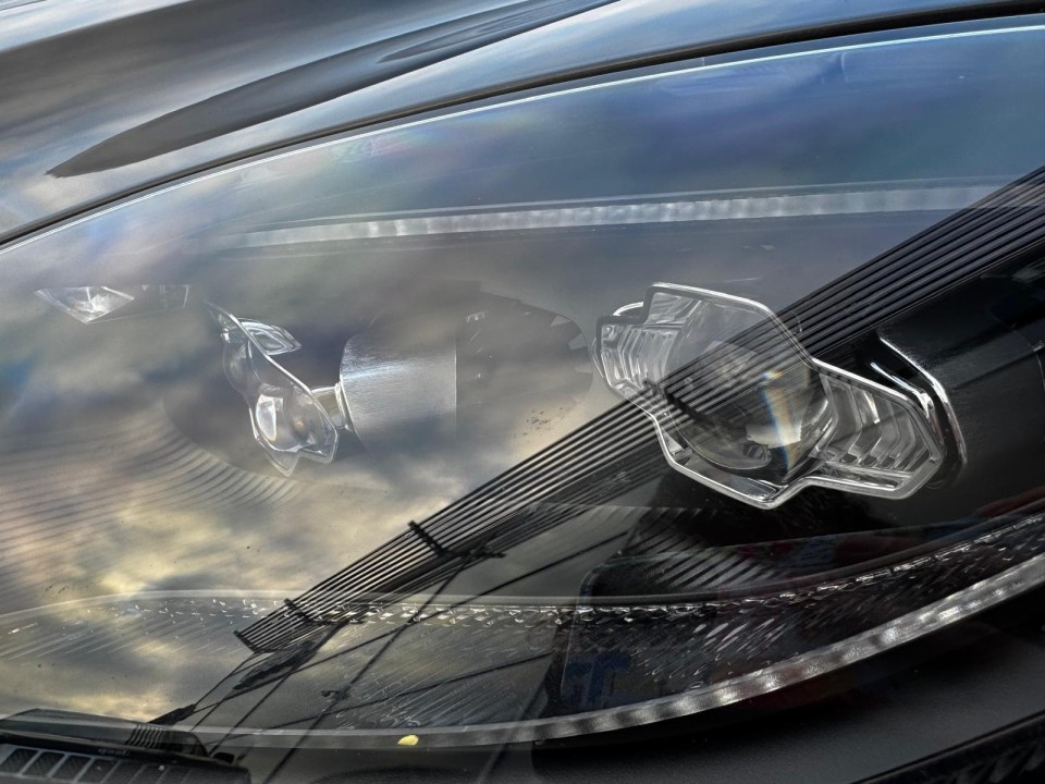 Aston Martin DBS - foto 16