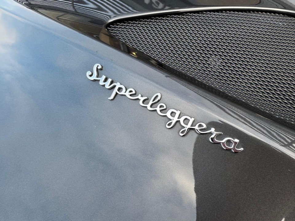 Aston Martin DBS - foto 15