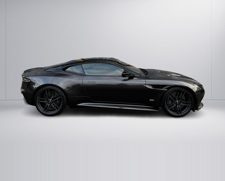 Aston Martin DBS (2)