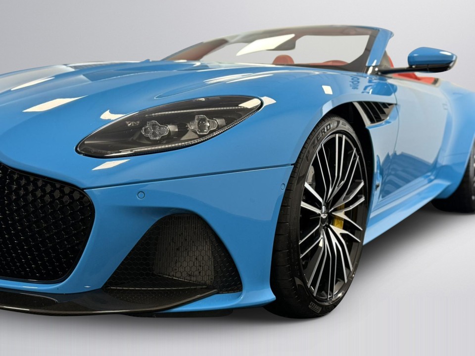 Aston Martin DBS Volante - foto 17
