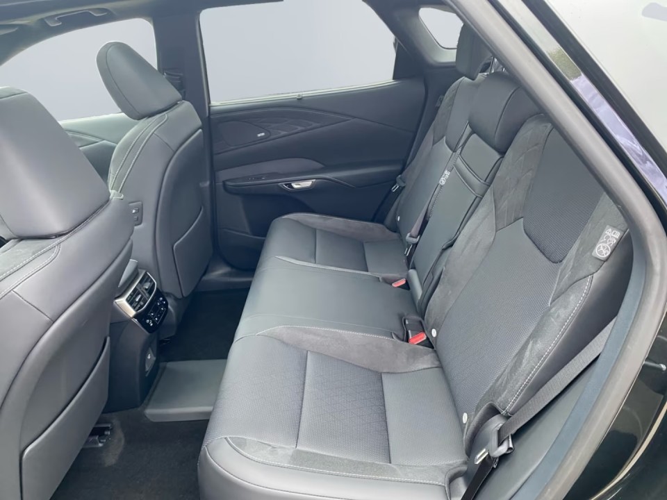 Lexus Seria RX 450h+ - foto 17