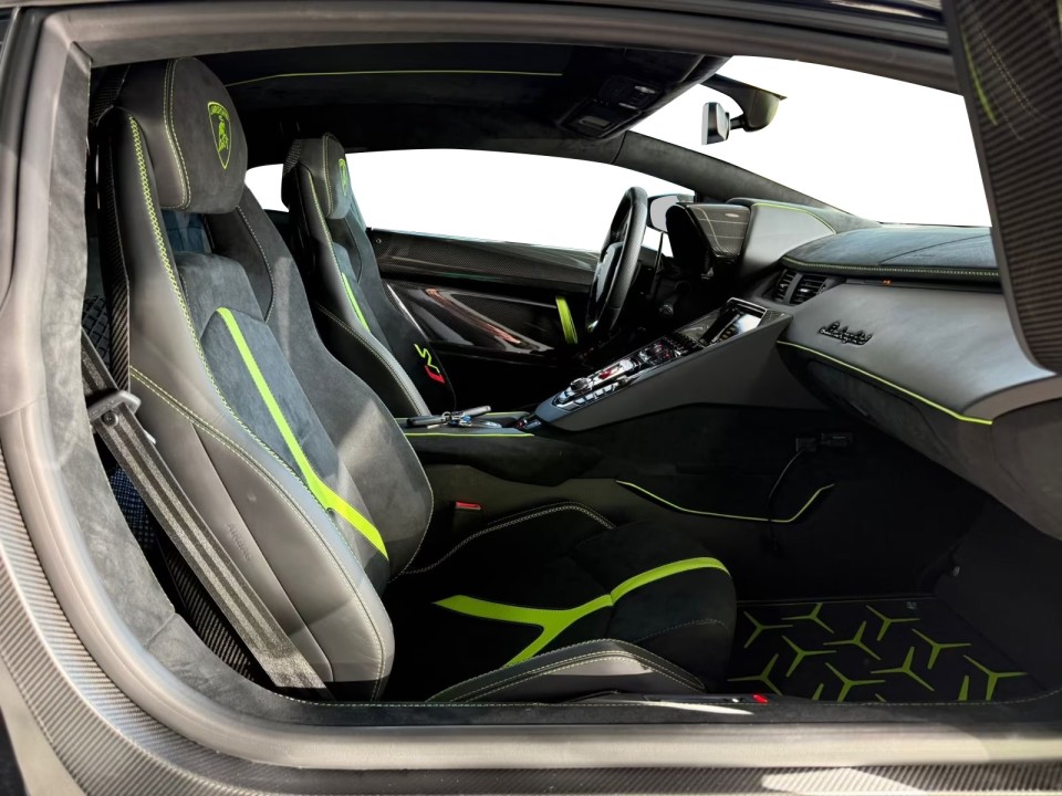 Lamborghini Aventador - foto 10