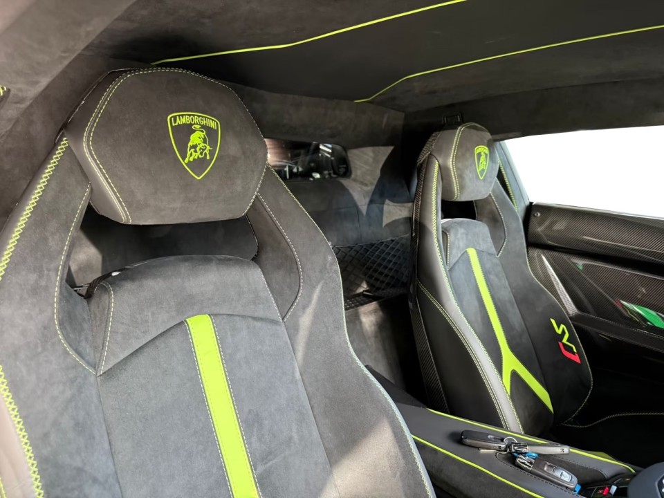 Lamborghini Aventador - foto 14