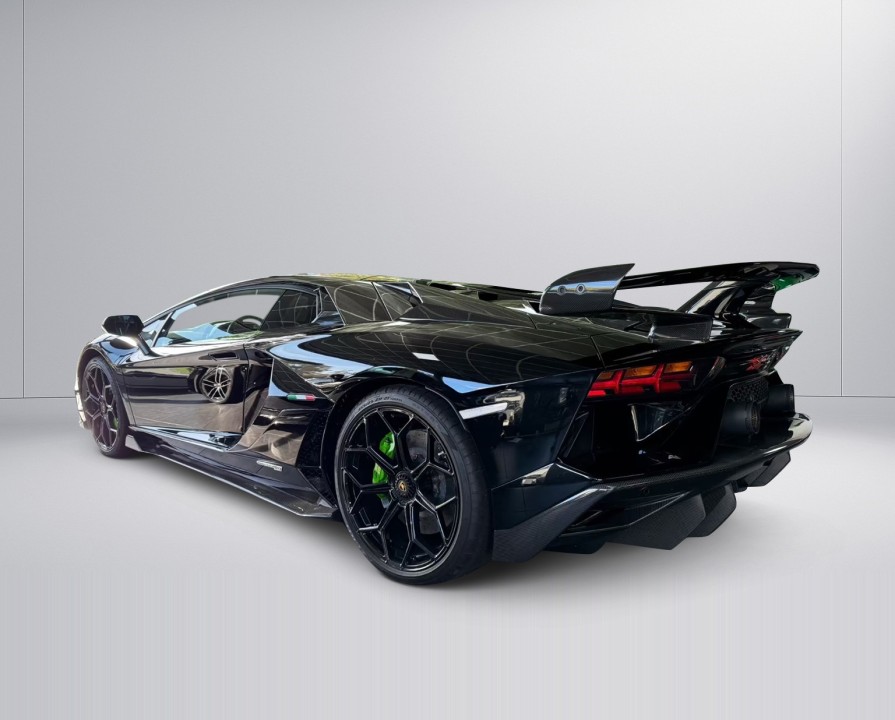 Lamborghini Aventador (3)