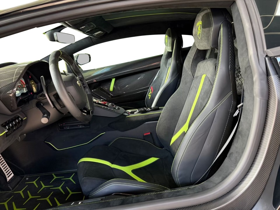 Lamborghini Aventador - foto 9