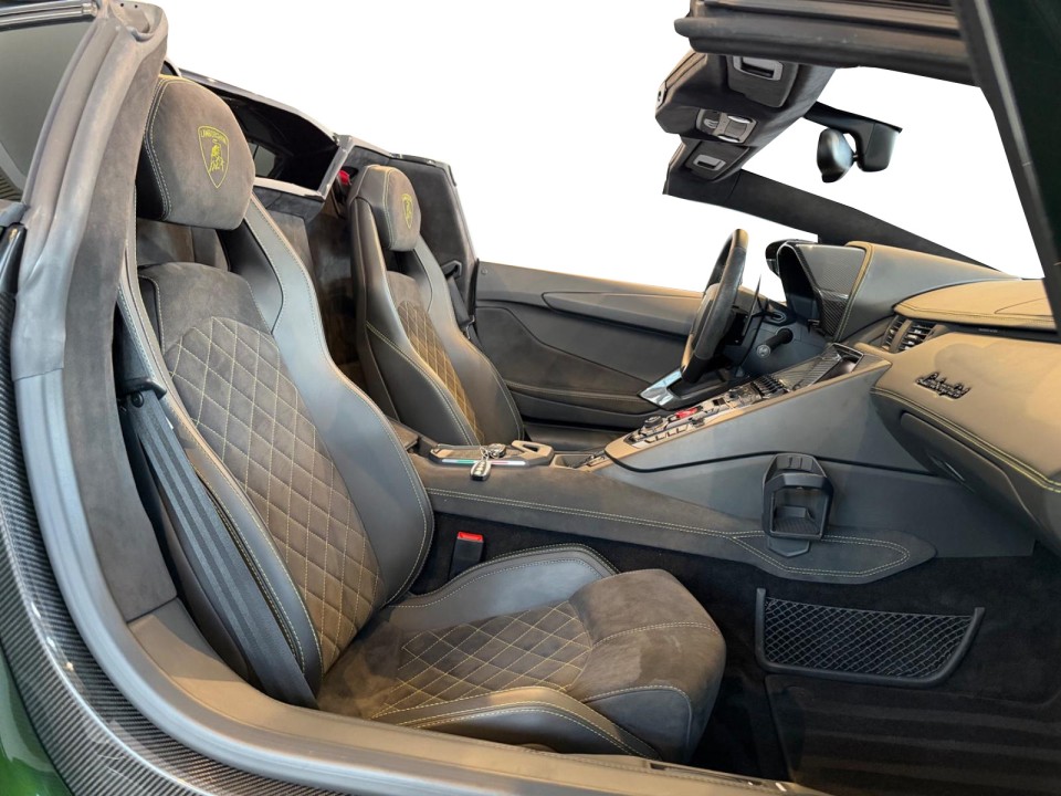 Lamborghini Aventador - foto 13