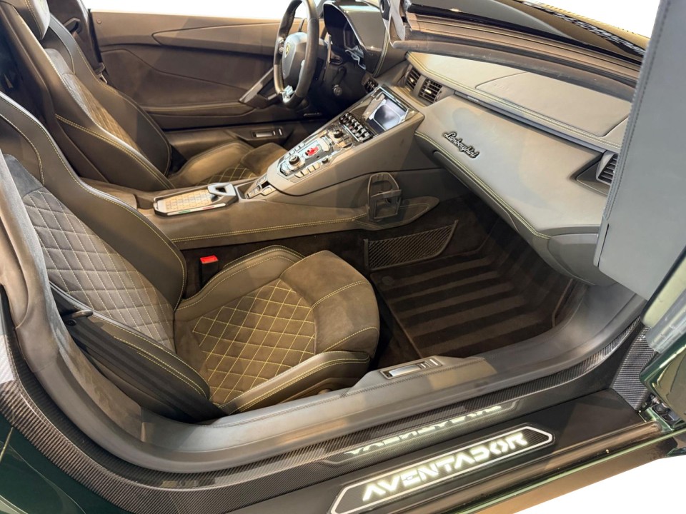 Lamborghini Aventador - foto 14