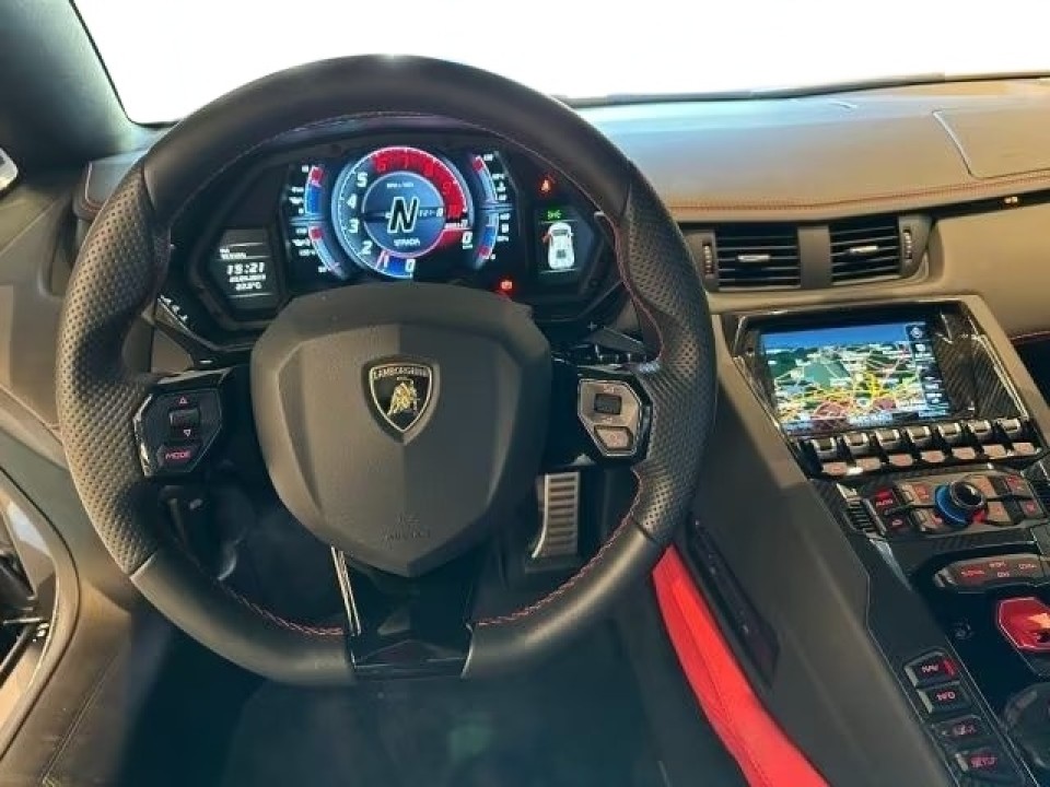 Lamborghini Aventador (5)