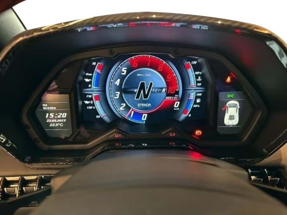 Lamborghini Aventador - foto 8