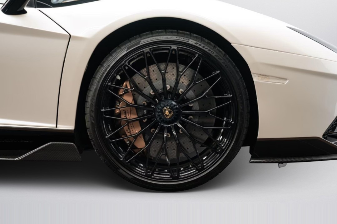 Lamborghini Aventador - foto 29