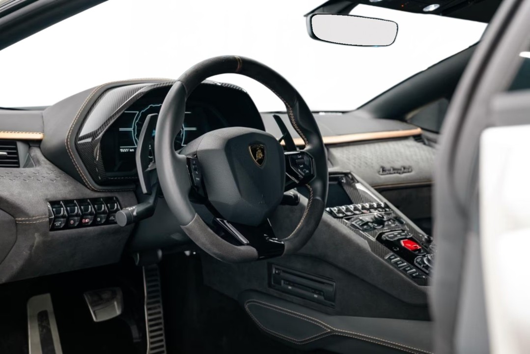 Lamborghini Aventador - foto 6