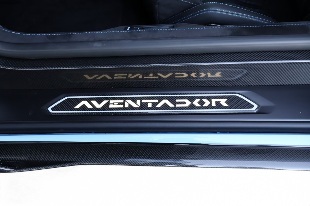 Lamborghini Aventador - foto 20