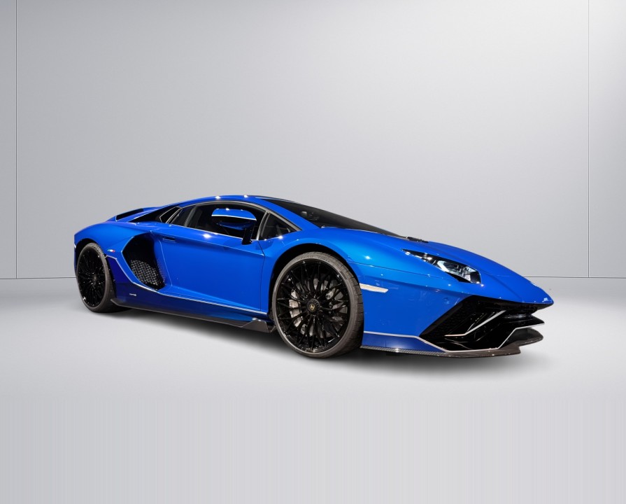 Lamborghini Aventador (2)