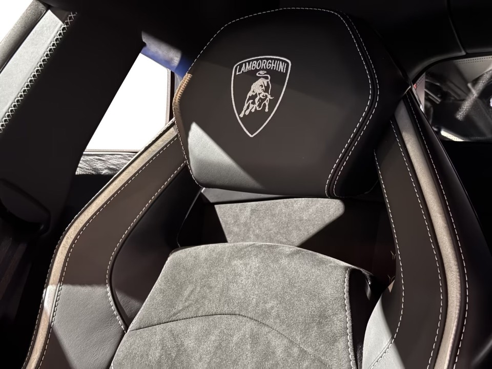 Lamborghini Aventador - foto 26