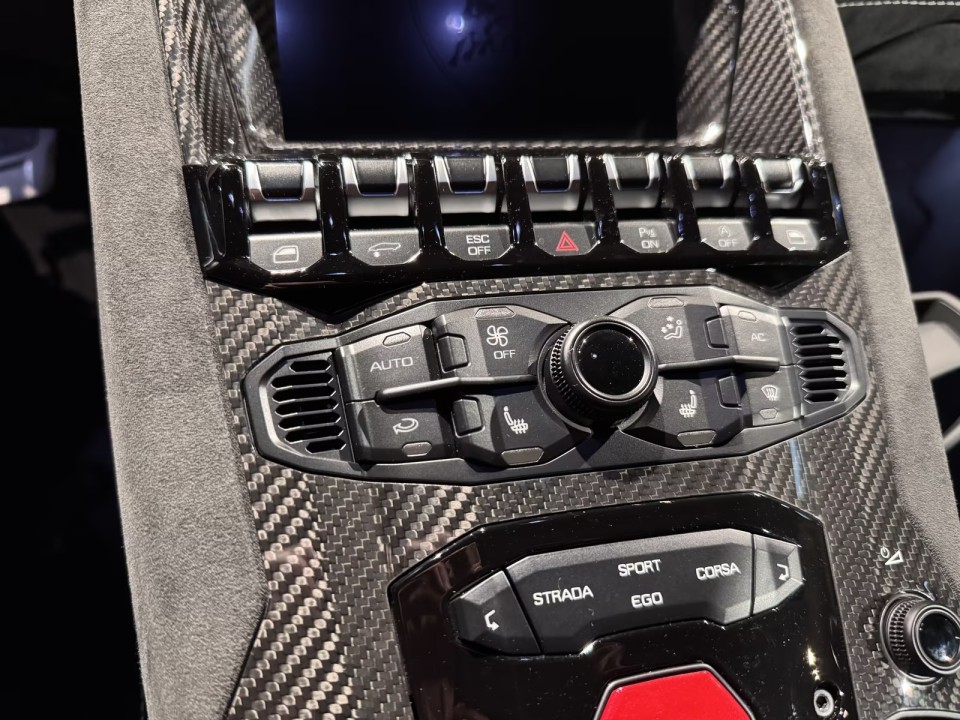 Lamborghini Aventador - foto 19