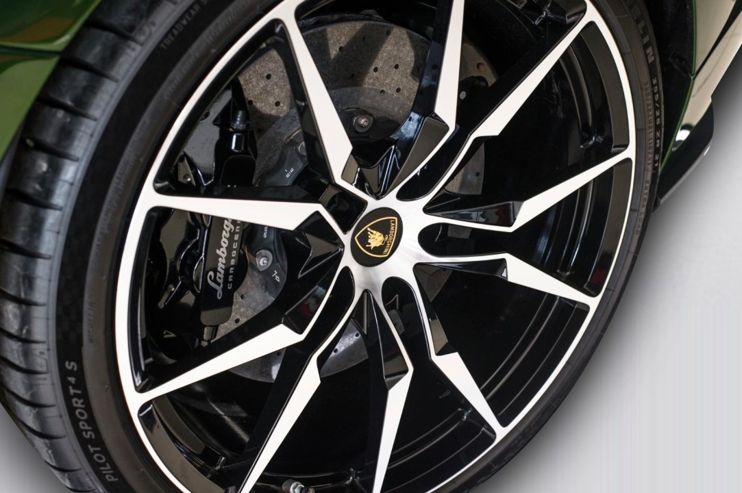 Lamborghini Aventador - foto 13