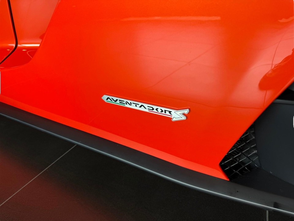 Lamborghini Aventador - foto 19