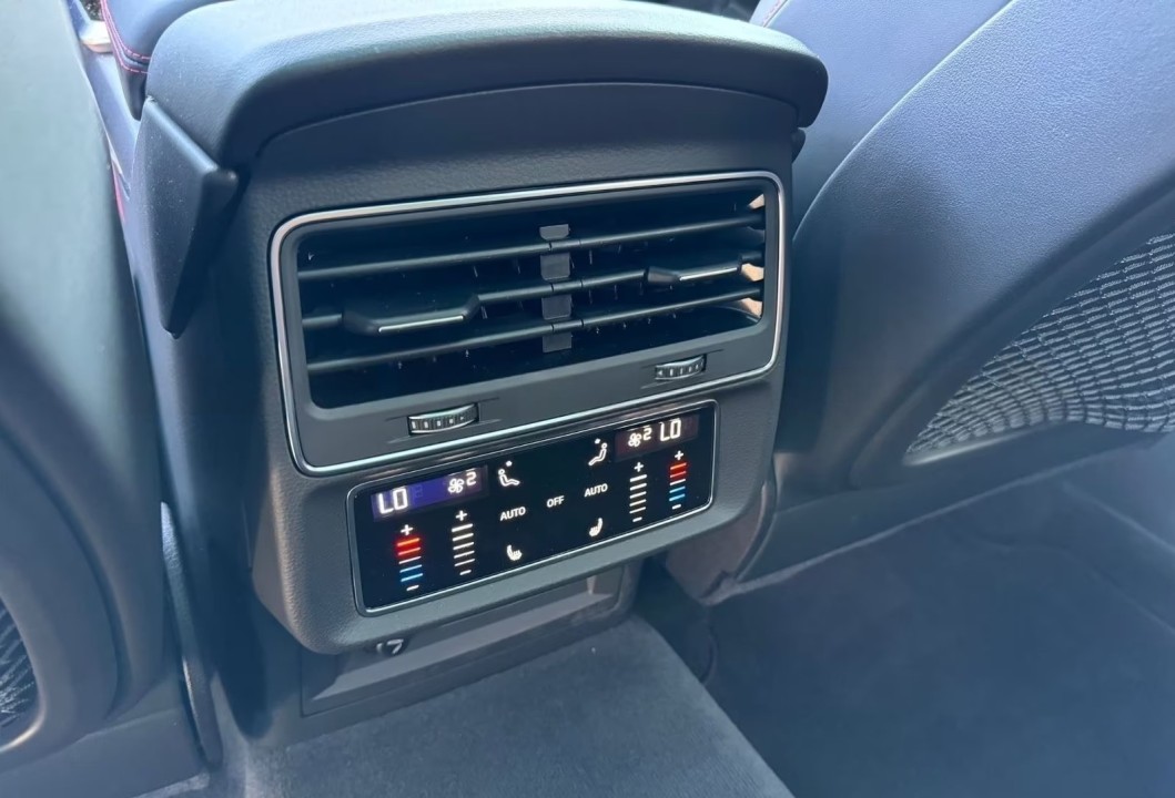 Audi SQ8 TFSI Quattro - foto 16