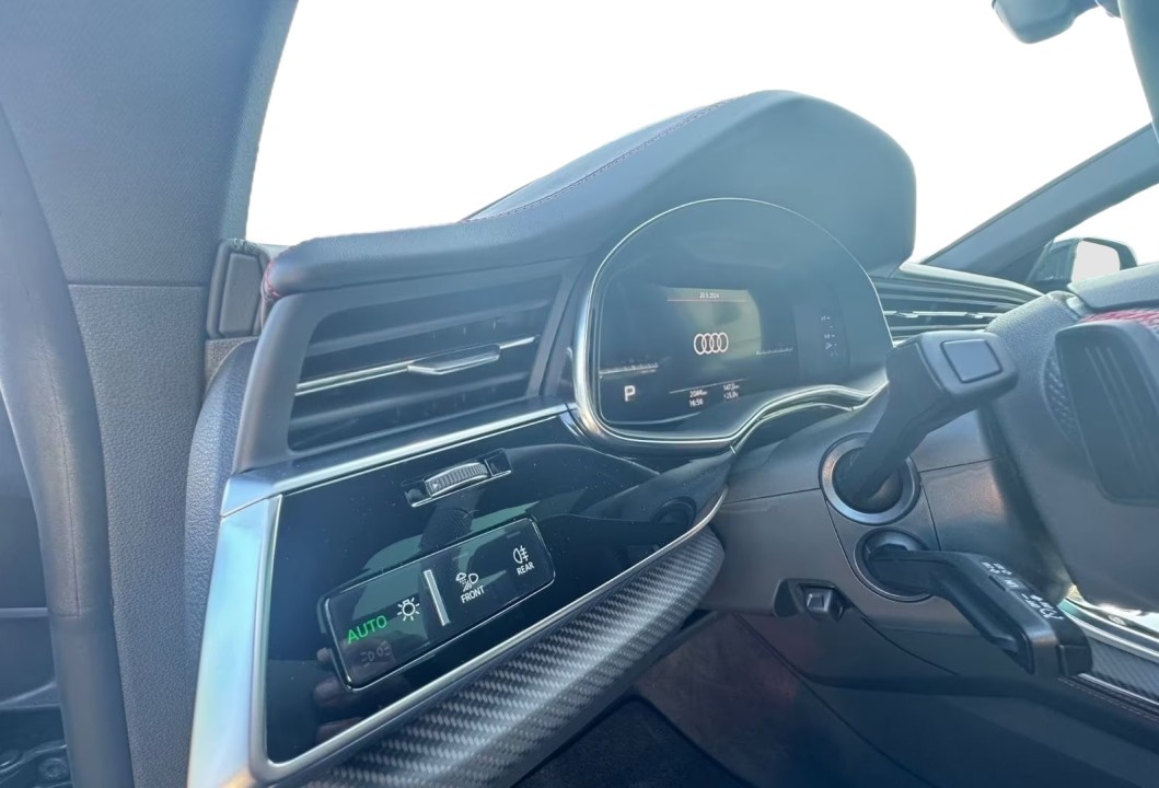 Audi SQ8 TFSI Quattro - foto 11