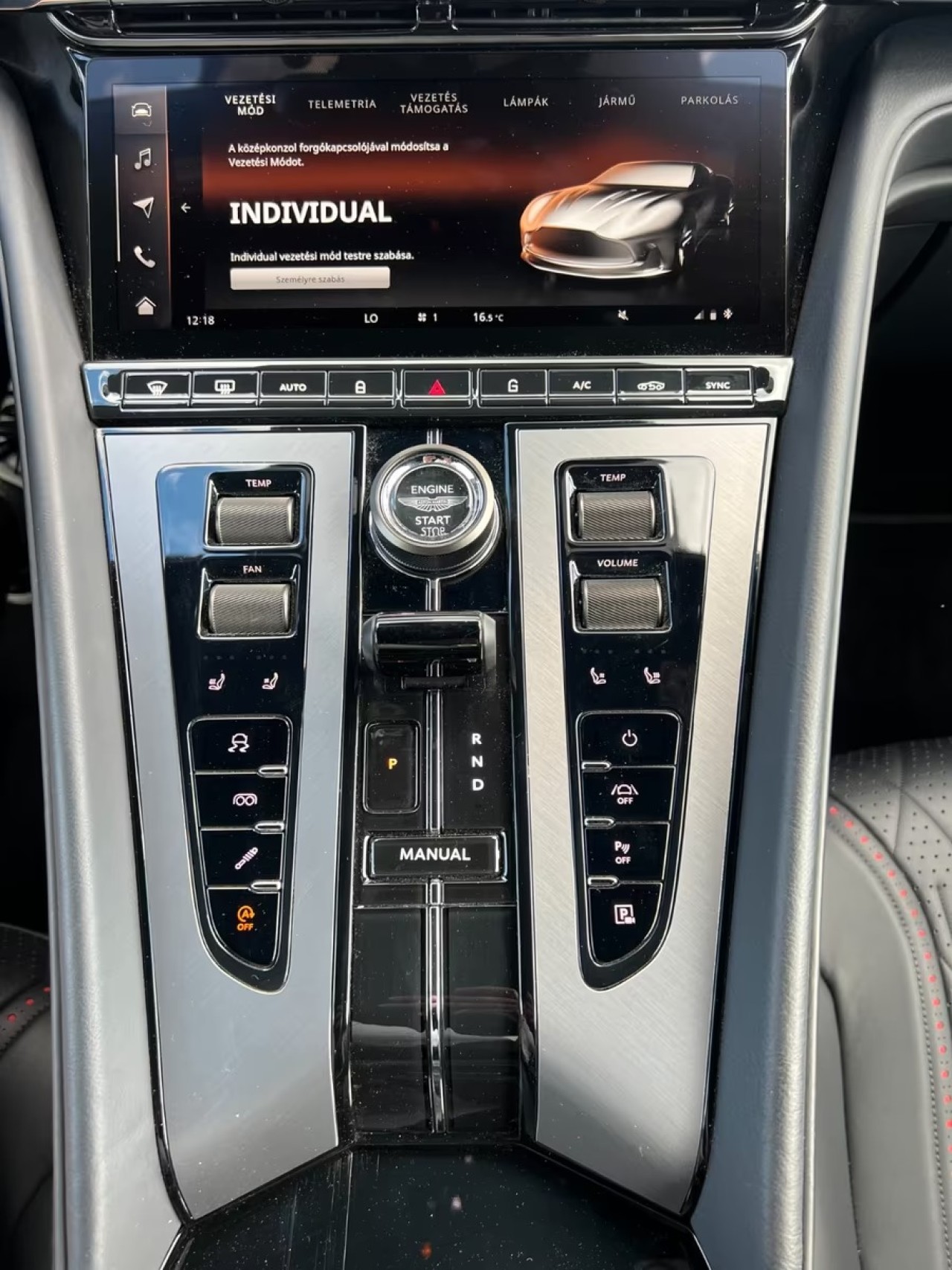 Aston Martin DB12 - foto 23