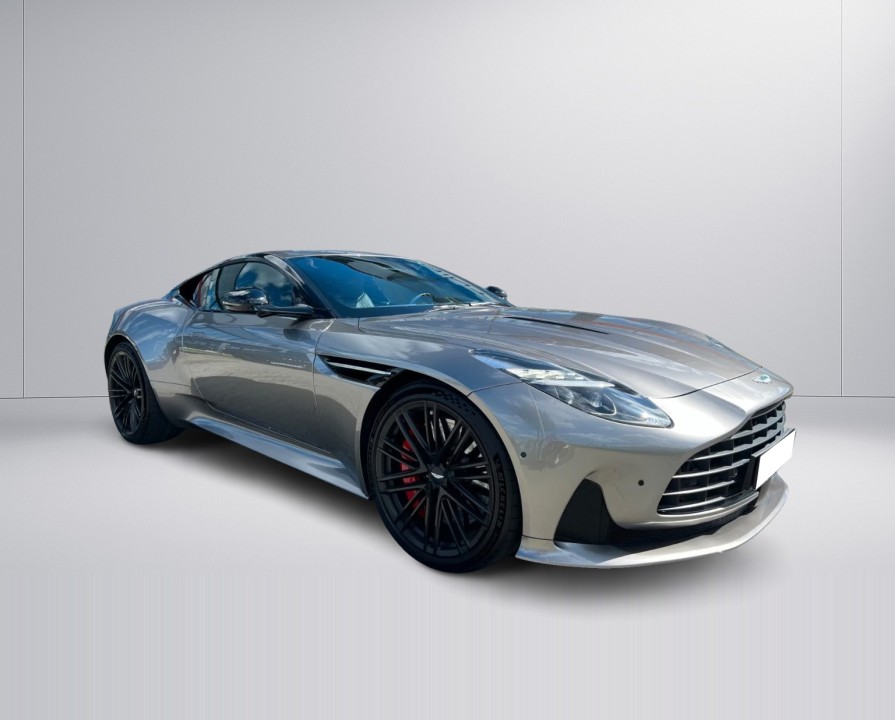 Aston Martin DB12 (2)