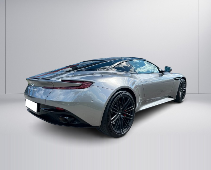 Aston Martin DB12 (5)