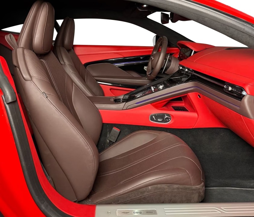 Aston Martin DB12 - foto 9