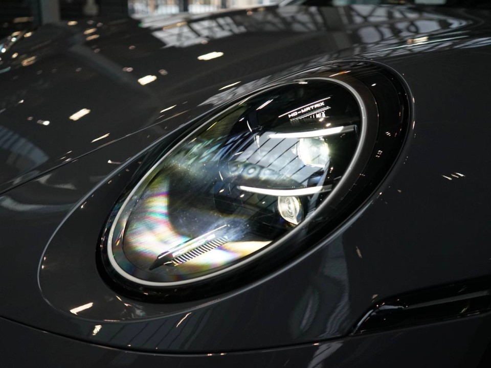 Porsche 911 GT3 Touring - foto 31