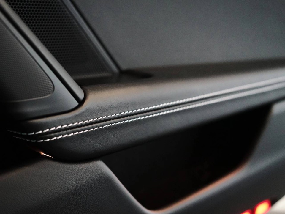 Porsche 911 GT3 Touring - foto 26