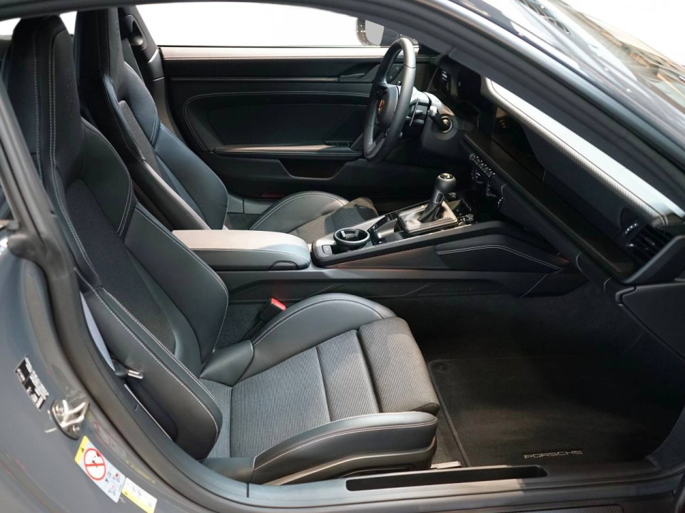 Porsche 911 GT3 Touring - foto 9