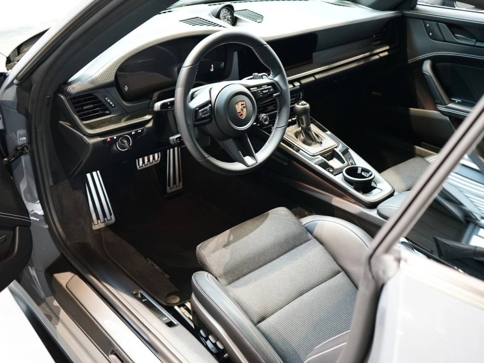 Porsche 911 GT3 Touring - foto 11