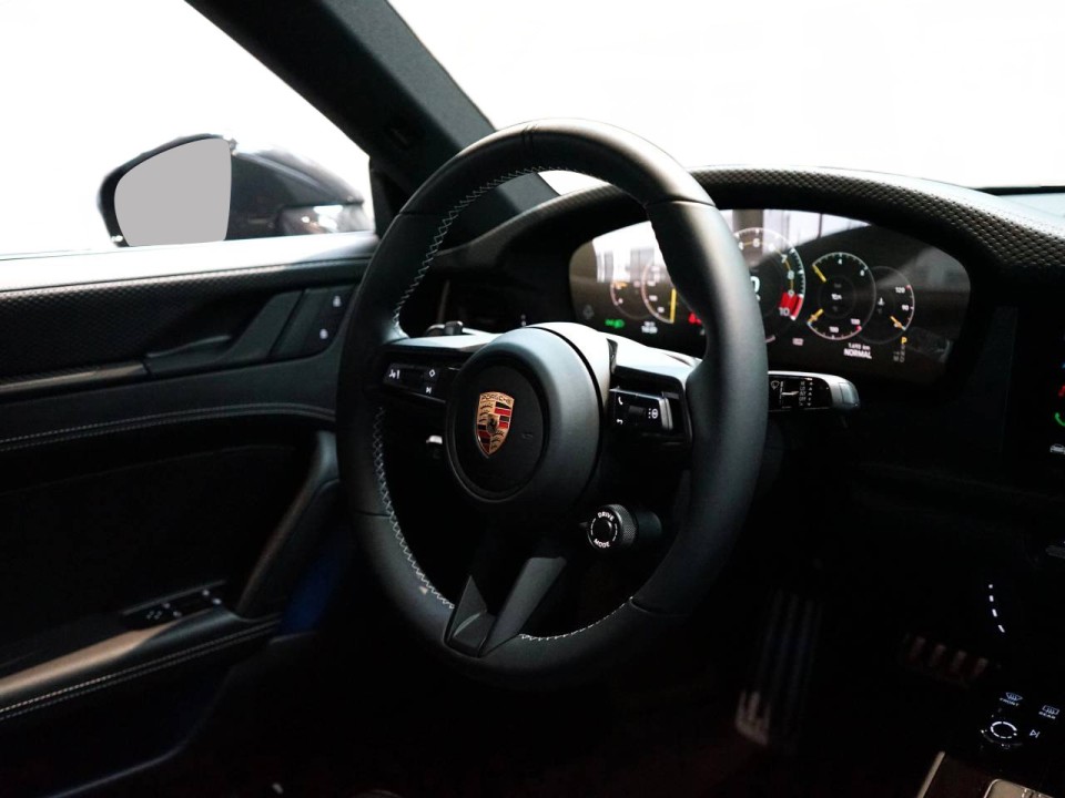 Porsche 911 GT3 Touring - foto 12