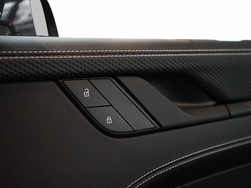 Porsche 911 GT3 Touring - foto 23