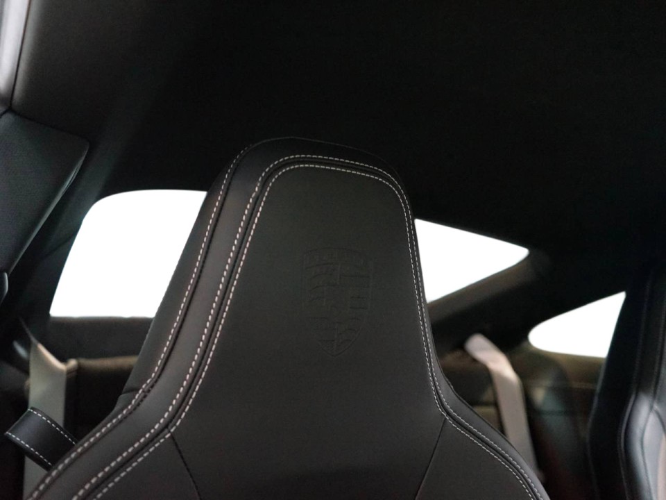 Porsche 911 GT3 Touring - foto 25