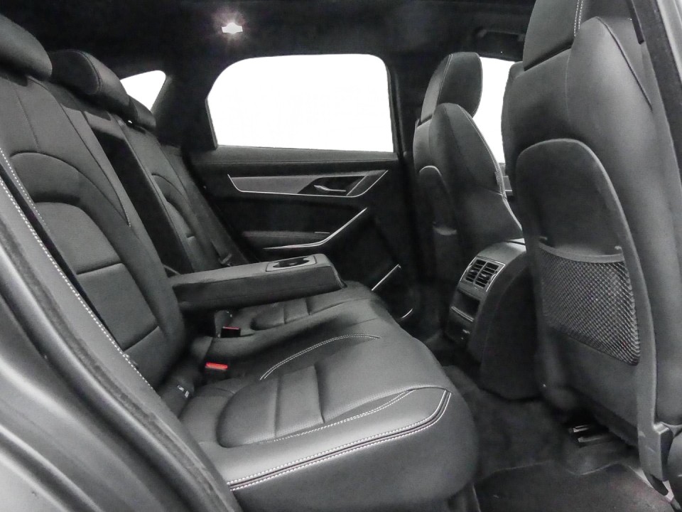 Jaguar F-Pace D200 R-Dynamic - foto 7
