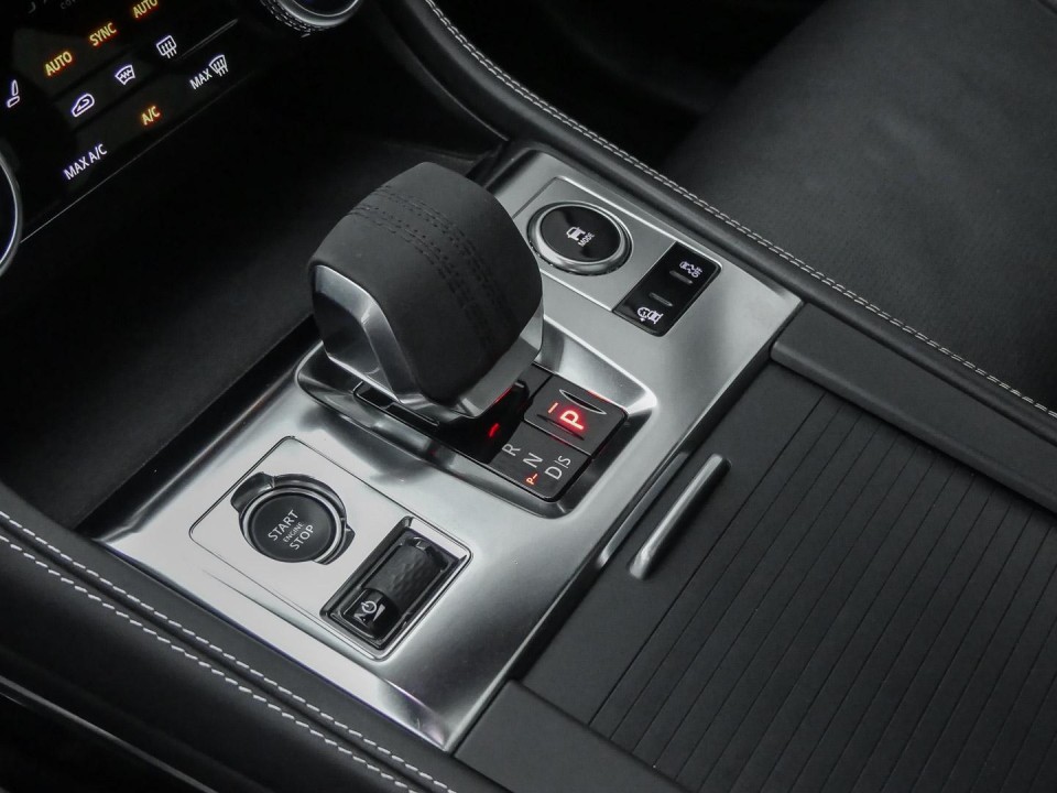 Jaguar F-Pace D200 R-Dynamic - foto 17