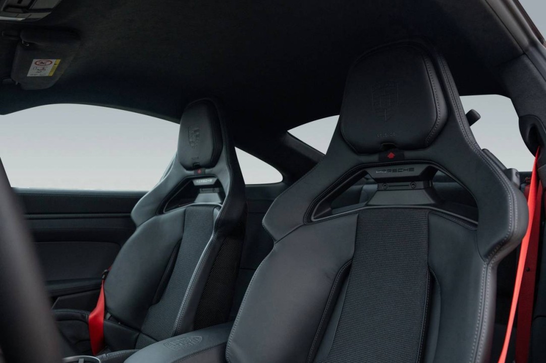 Porsche 911 GT3 Touring - foto 6