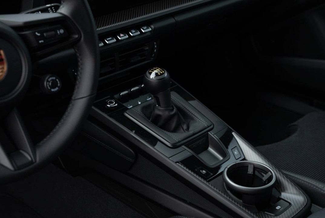 Porsche 911 GT3 Touring - foto 11