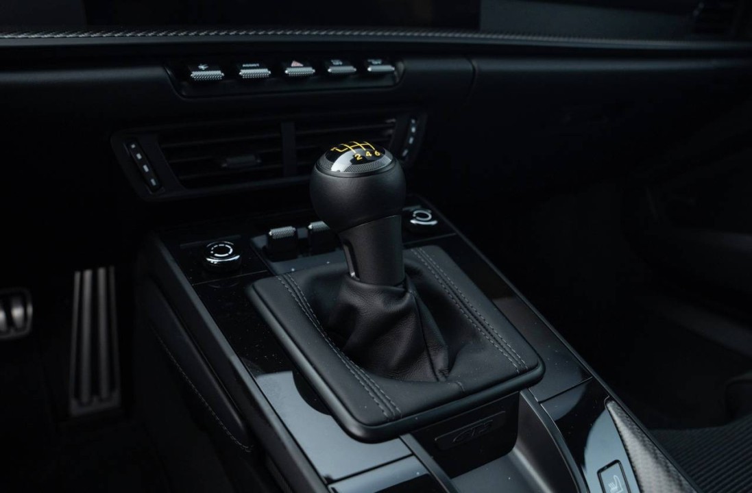 Porsche 911 GT3 Touring - foto 19