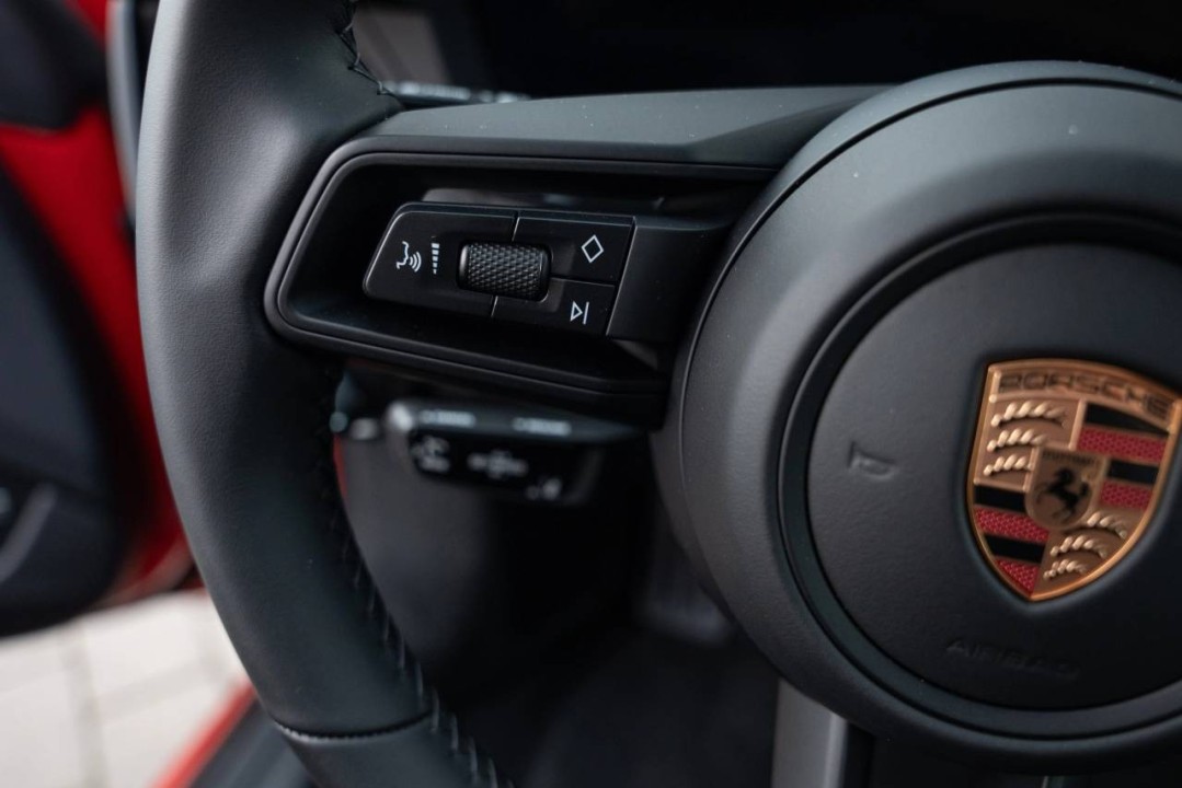 Porsche 911 GT3 Touring - foto 12