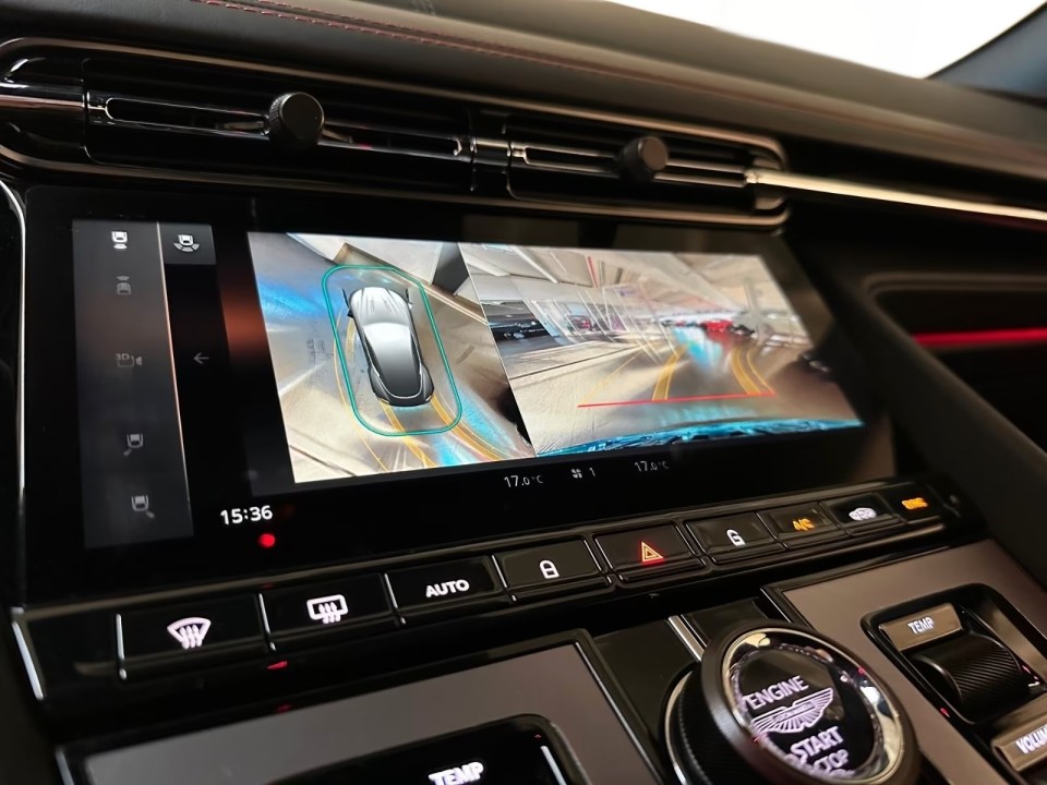 Aston Martin DB12 - foto 10