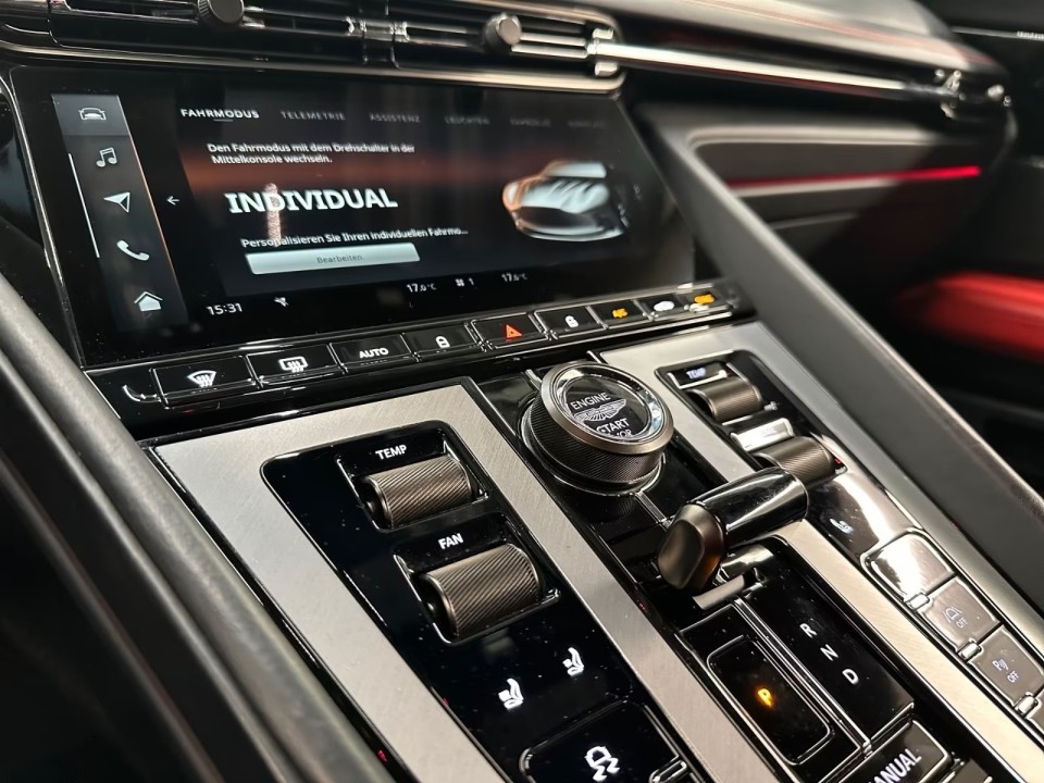 Aston Martin DB12 - foto 8