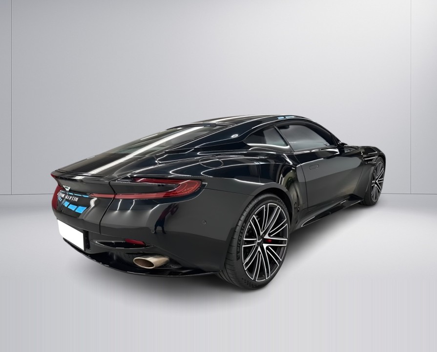 Aston Martin DB12 (2)