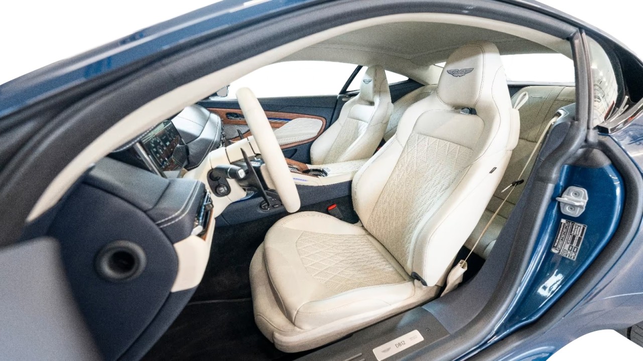 Aston Martin DB12 - foto 9